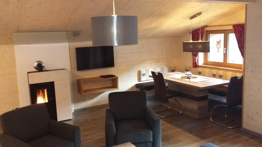 Appartements Alpenland Lermoos Zimmer foto